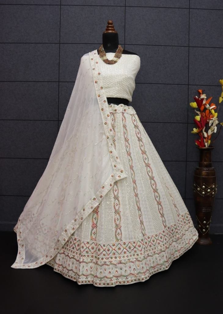 Titliyan White Lakhnowi work lehenga