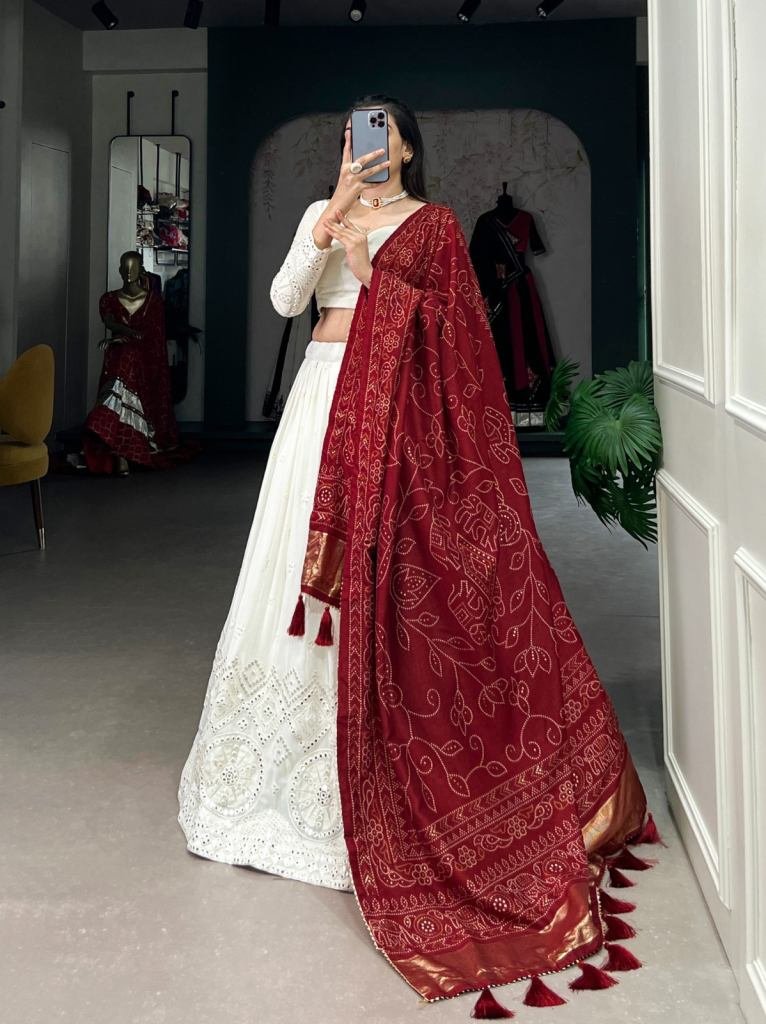 Exclusive Georgette Lehenga With Printed Red Dupatta
