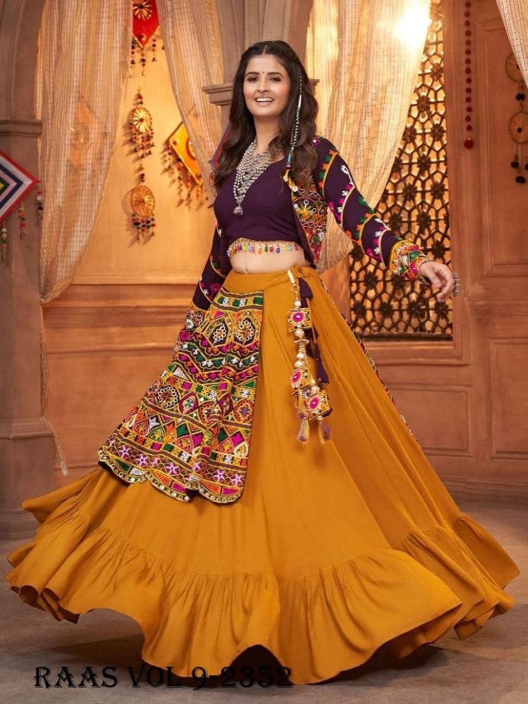 Raas Vol 9 Muster Traditional Navaratri Chaniya Choli With Koti